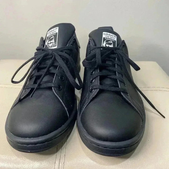 Stan Smith and Adidas Matte Black Sneakers Sz 6 - Picture 2 of 8